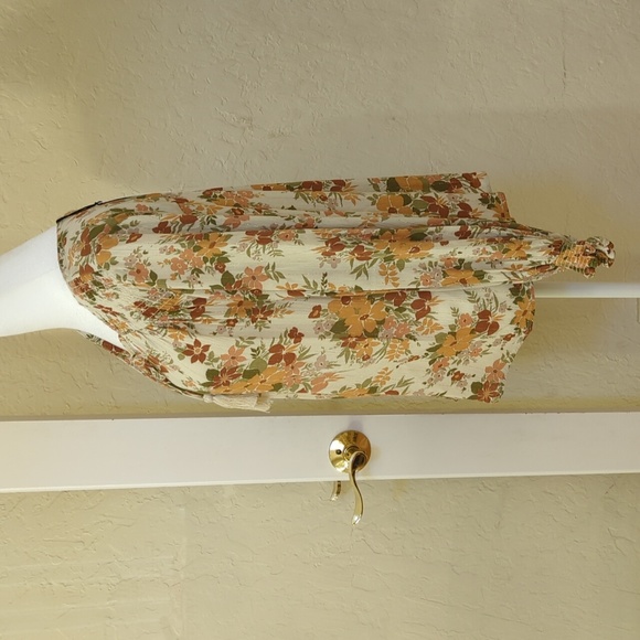 Cupcakes & Cashmere V Neck Floral Peasant Blouse with Tie Tassels Size XS - Picture 4 of 10